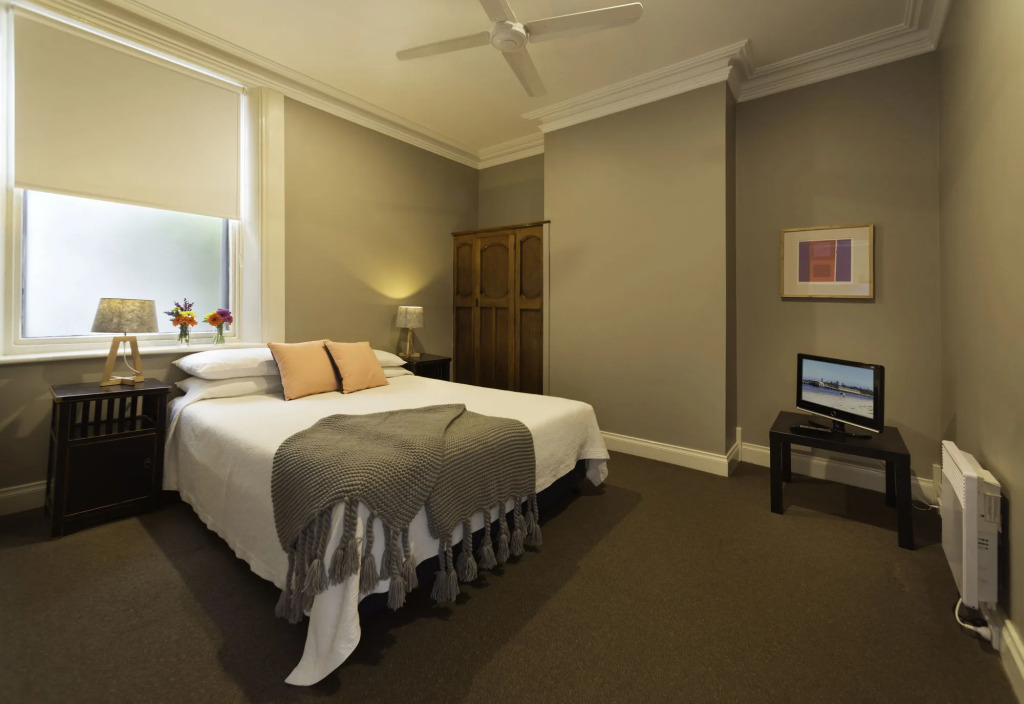 Athelstane Hotel