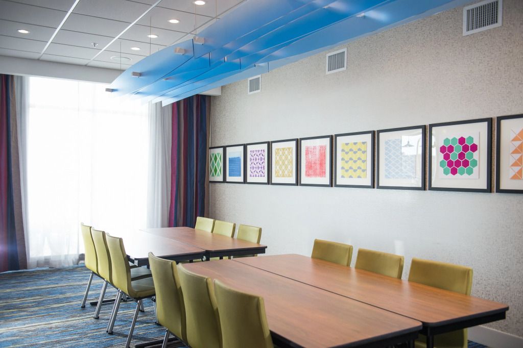 Holiday Inn Express & Suites Rock Falls by IHG