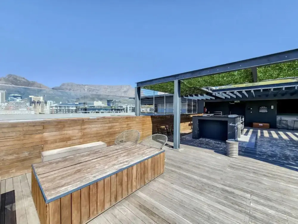 Two Bedroom Green Point Rooftop Pool BBQ