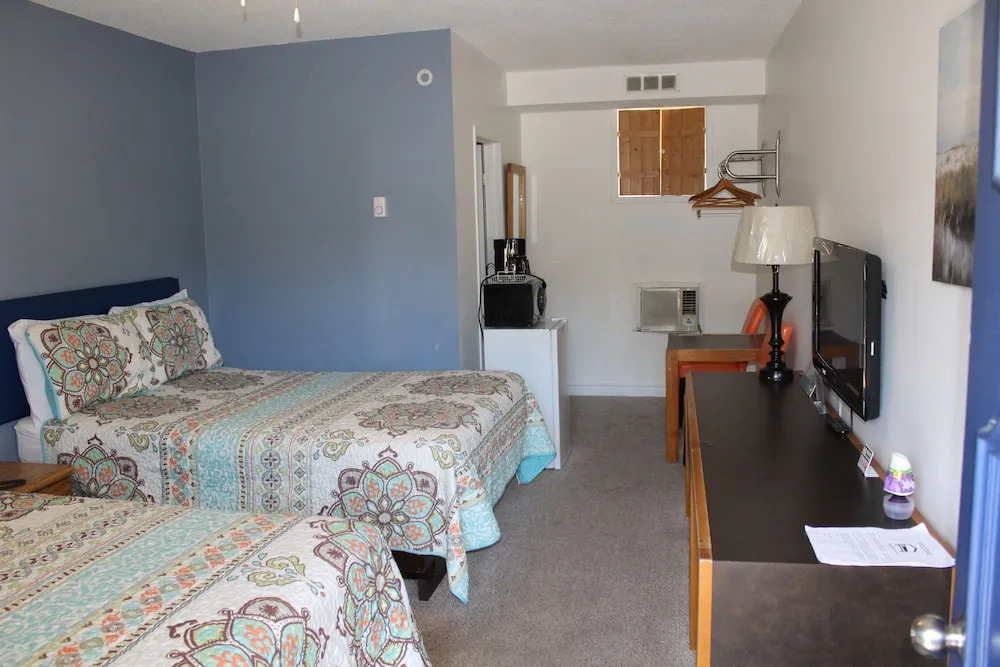 Two Rivers Motel