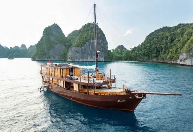 Sequoia Yacht
