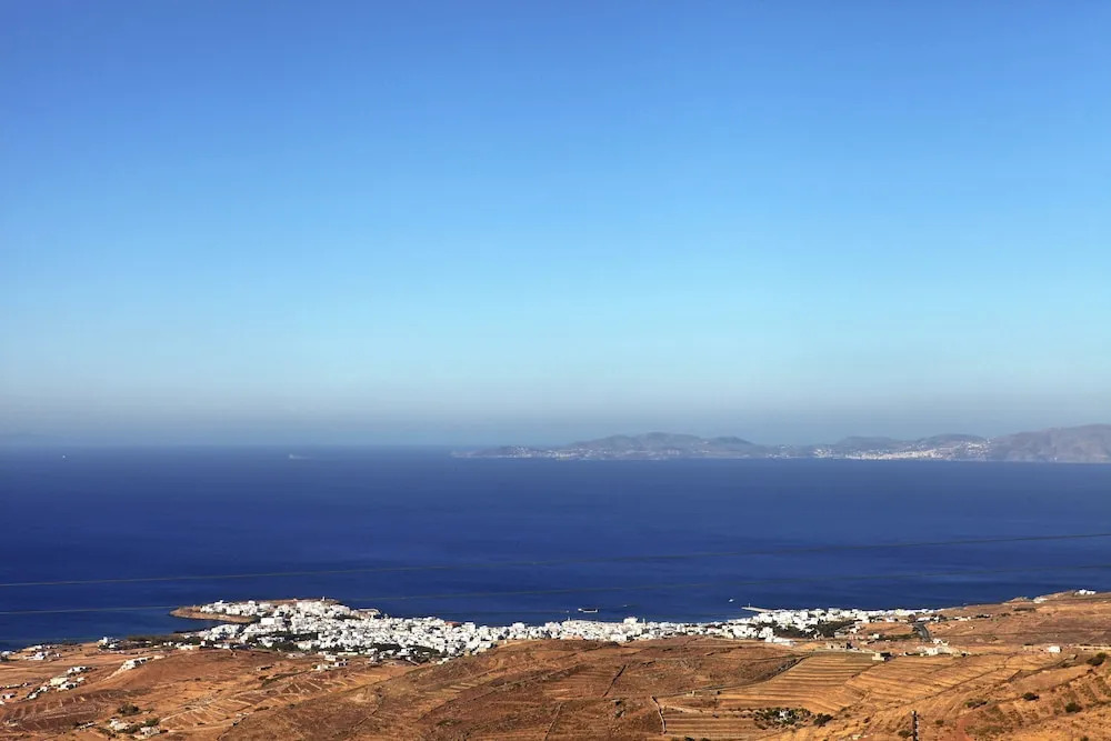 Tinos E Houses