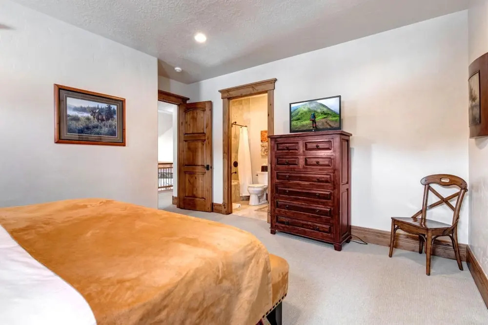 The Lookout 4 Bedrooms PLO-6590 by KBM