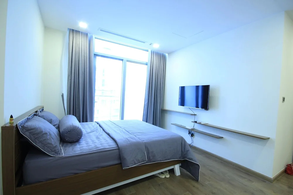 Smiley Apartment - Vinhome