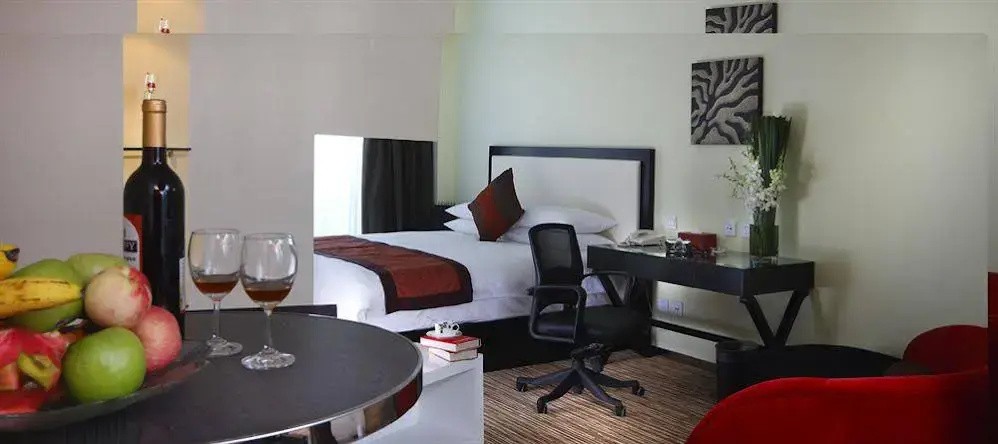 Pagoda Hotel Hangzhou West Lake Wulin - City Center and Family Friendly