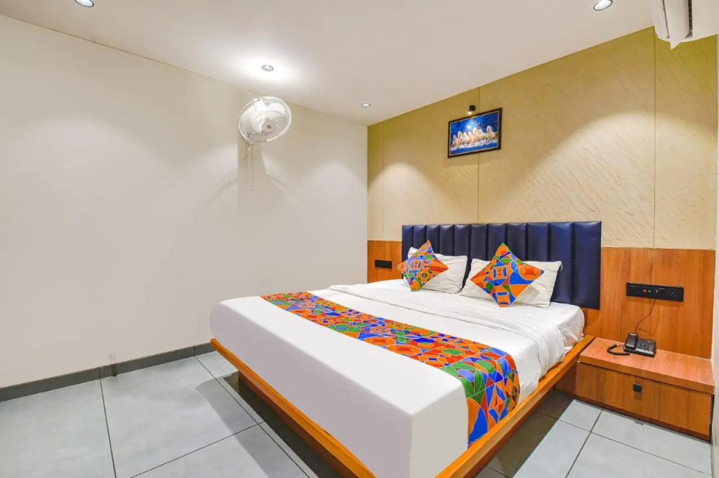 Fabhotel Udhna Inn