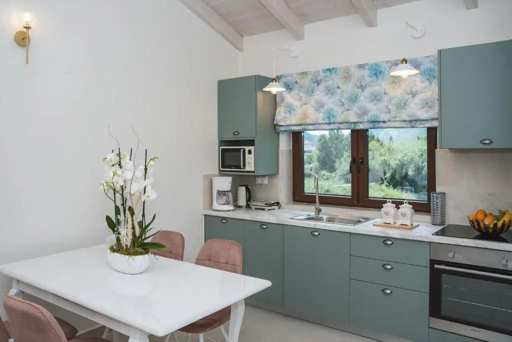 Vincenzo Suites