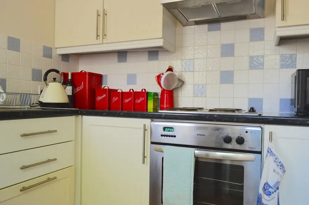 Amazing Quiet 1 Bedroom Flat with Charming Garden