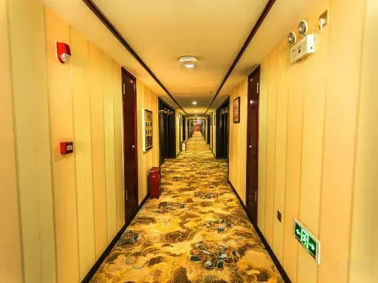 Dunhuang Yingyuan Hotel (Shazhou Night Market)