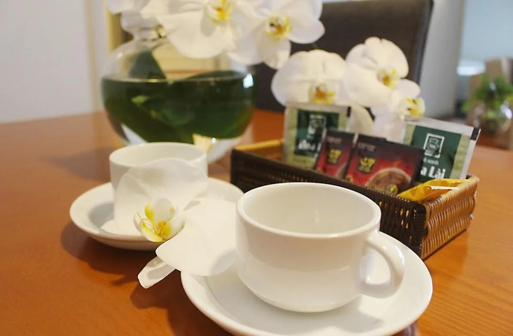 Leman Luxury Suite with Rooftop Pool & Gym