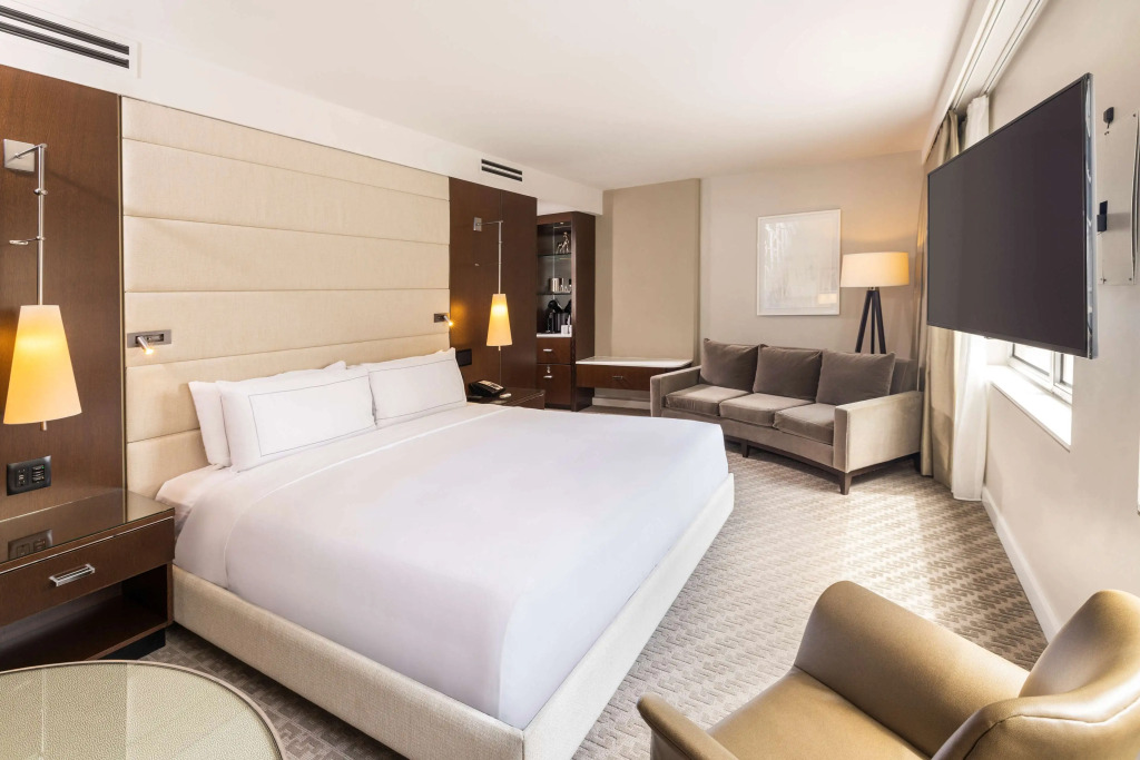 The Statler Dallas, Curio Collection By Hilton