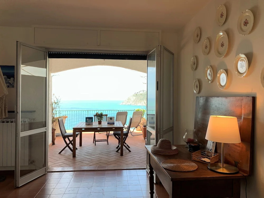 House Mediterraneo