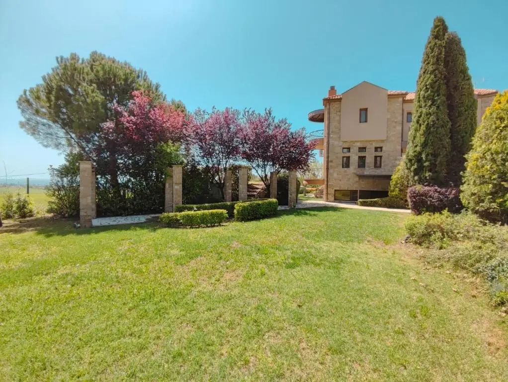 Villa Onar
