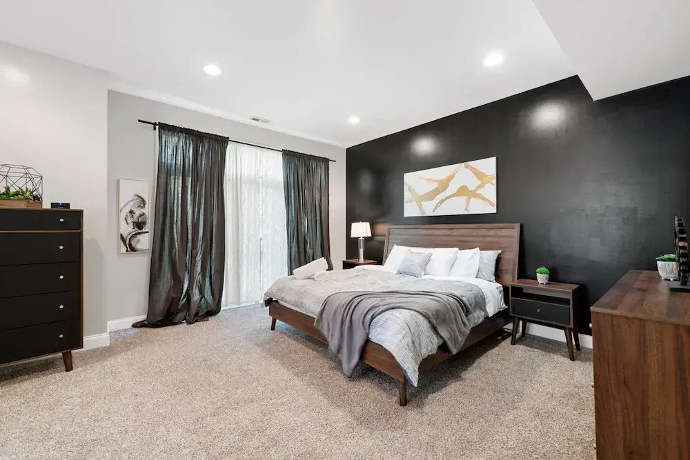 Spacious Luxury Retreat 8 Bed Oasis With 6 Baths