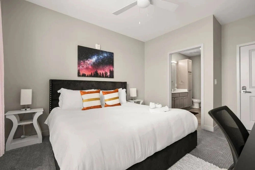 Spacious Whitestown Getaway