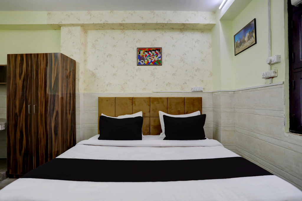 Hotel O HOTEL EMPIRE 18