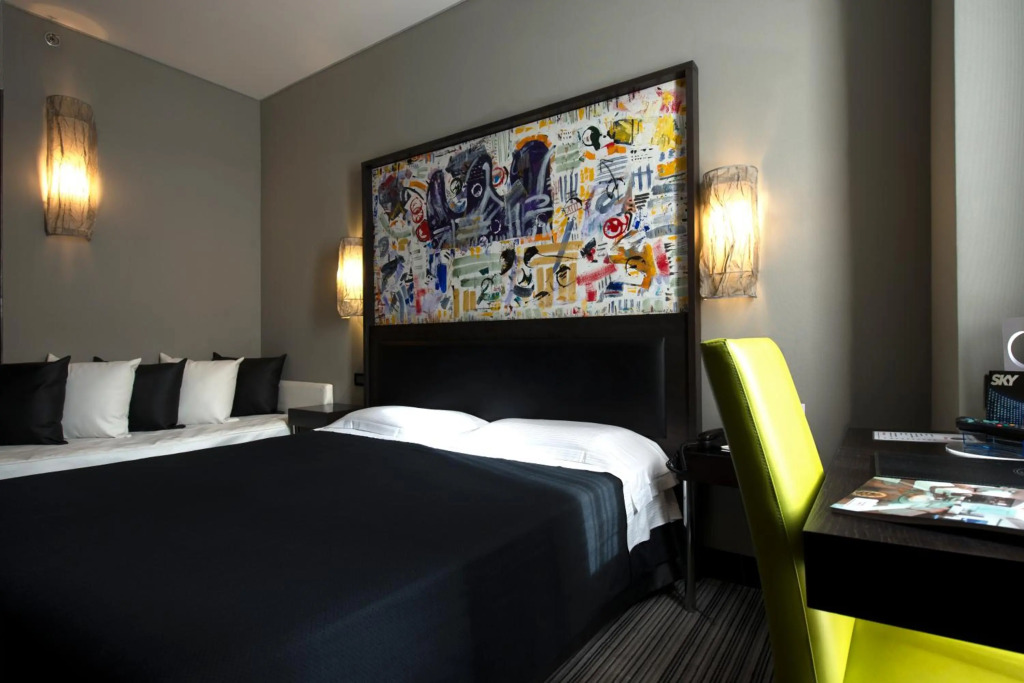 Twentyone Hotel