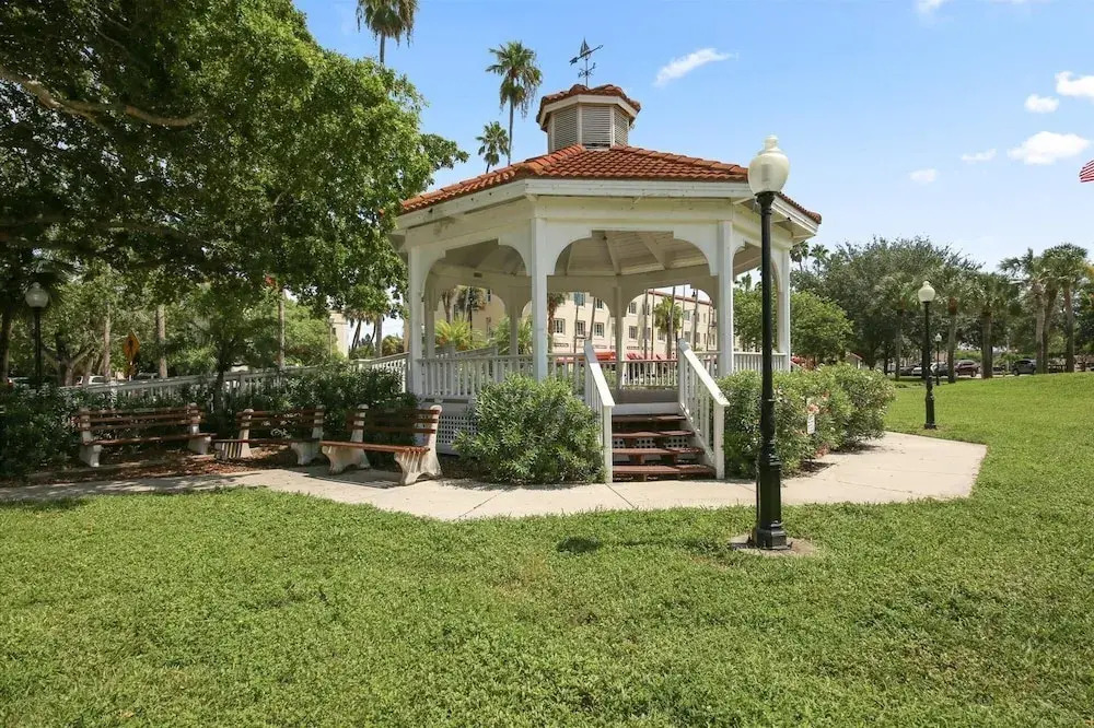Venice Beach 2 Bedroom Condo with Beach Access+Community Pool 2 Condo