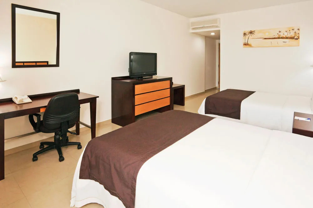 Holiday Inn Express Paraiso Dos Bocas