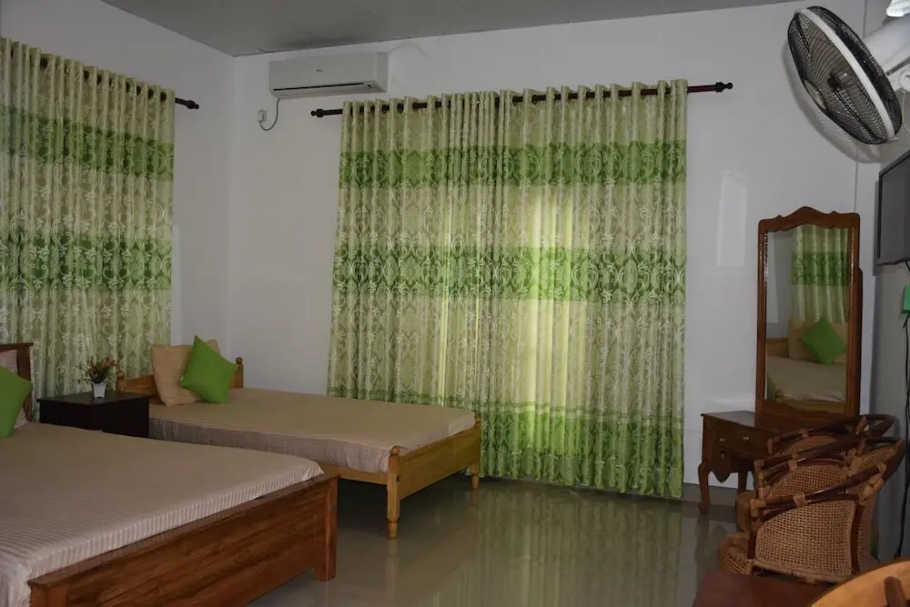 Green Palace Hotel