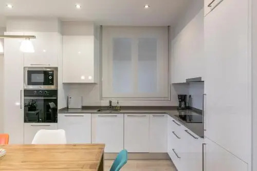 Zurriola Suites2 by Forever Rentals