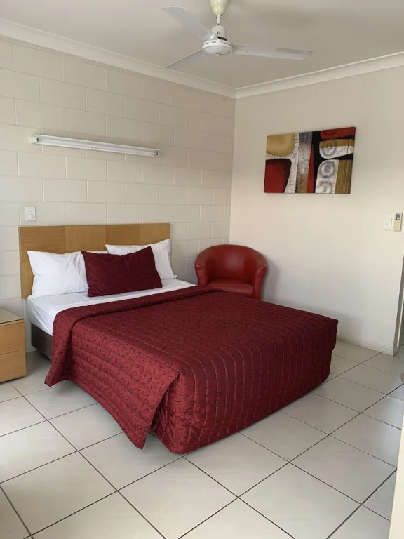 Collinsville Motel