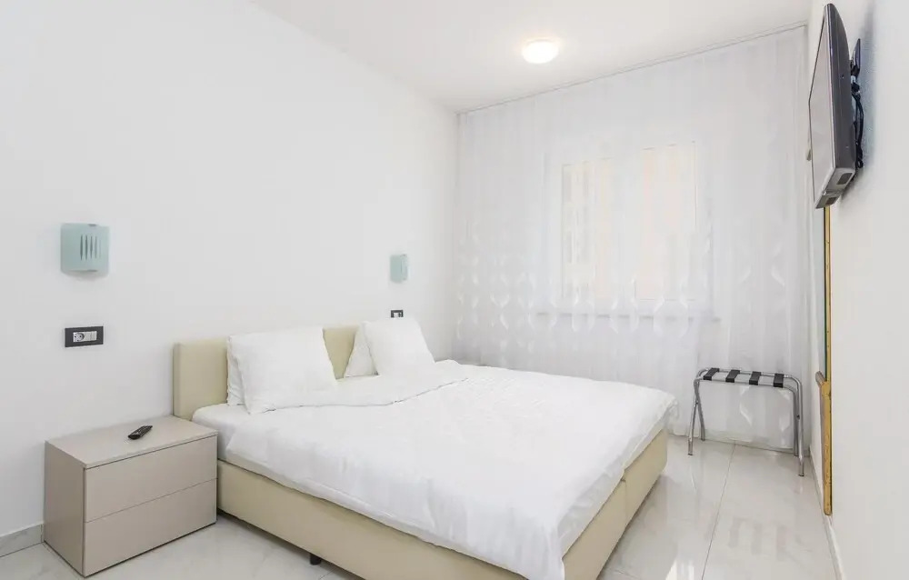 Awesome Home in Funtana With Wifi and 4 Bedrooms