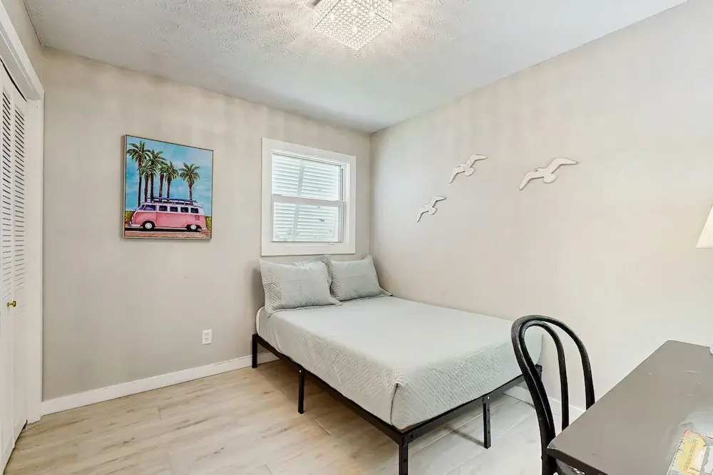 Spacious Beach House With Private Pool, Firepit and Enclosed Yard