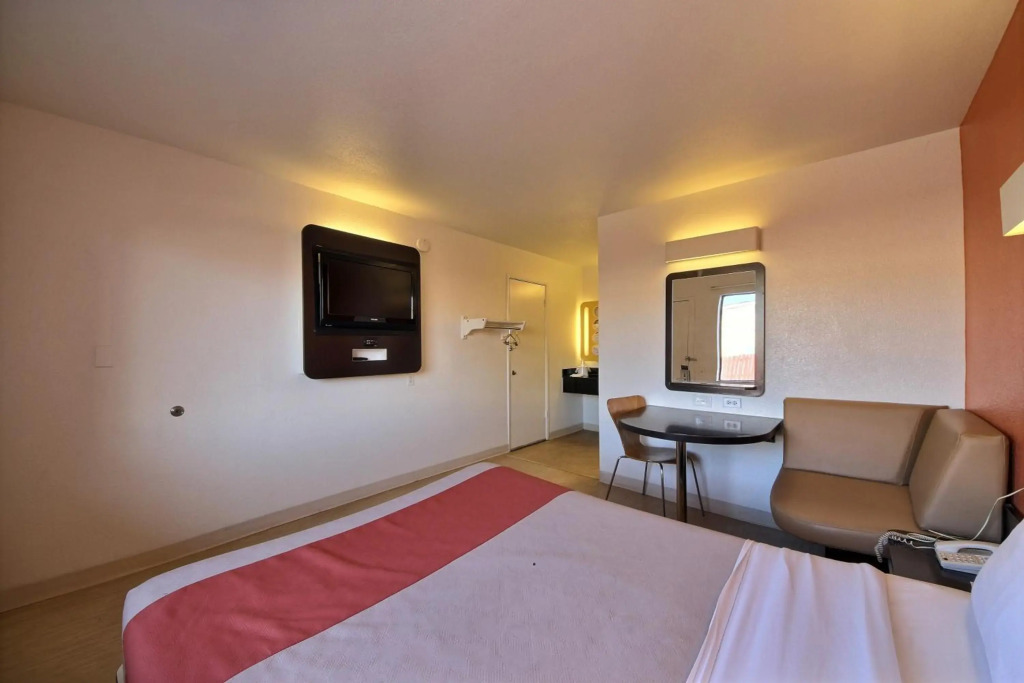 Motel 6-Laredo, TX - South