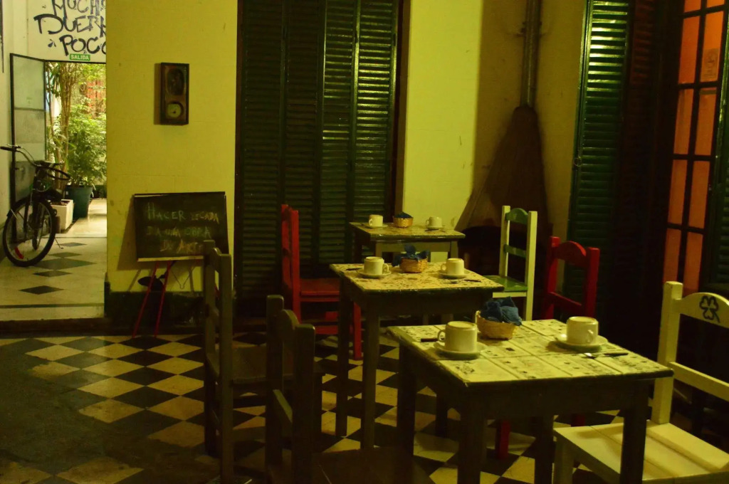 Vi Luz y Entre Hostel