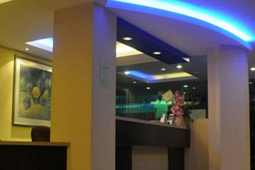 Golden Bay Hotel