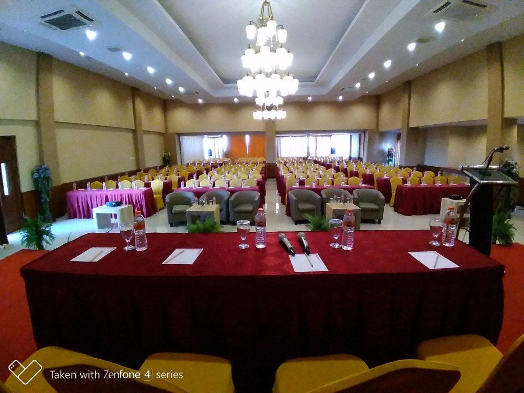 Red Chilies Hotel