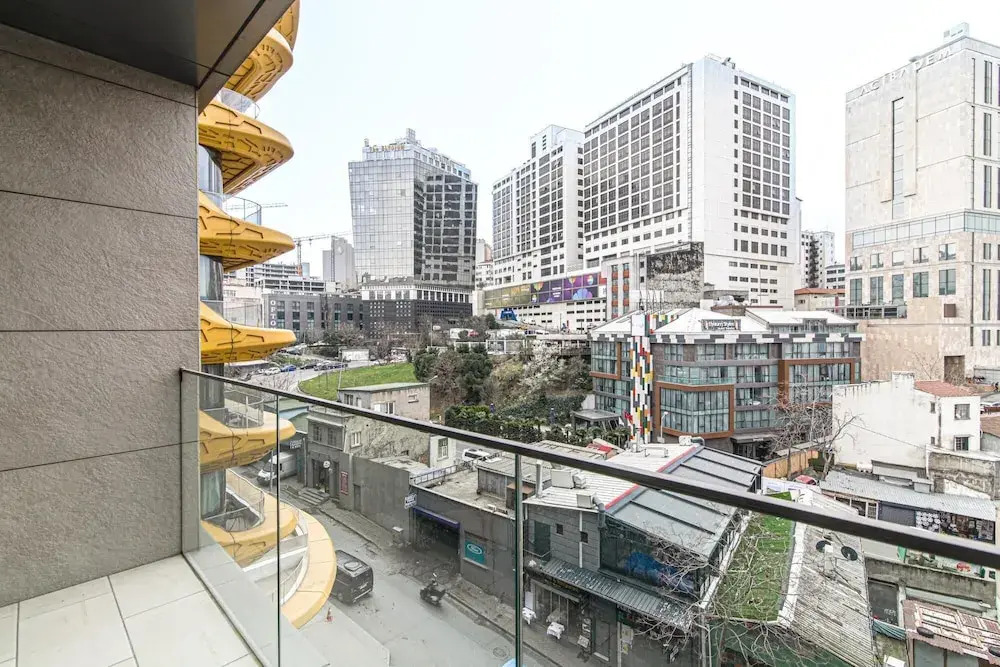 Bright and Centrally Located Flat in Sisli