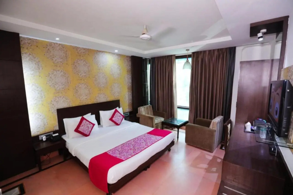 Hotel Panickers Residency - Near Ganga Ram & BLK Hospital - Karol Bagh