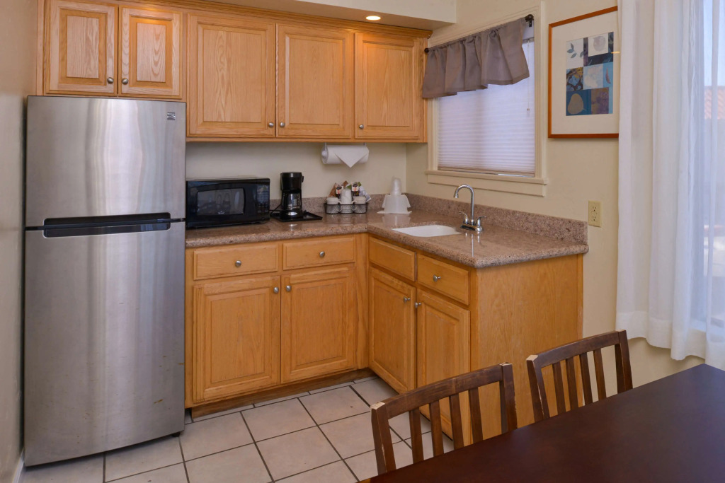 Edgewater Inn and Suites