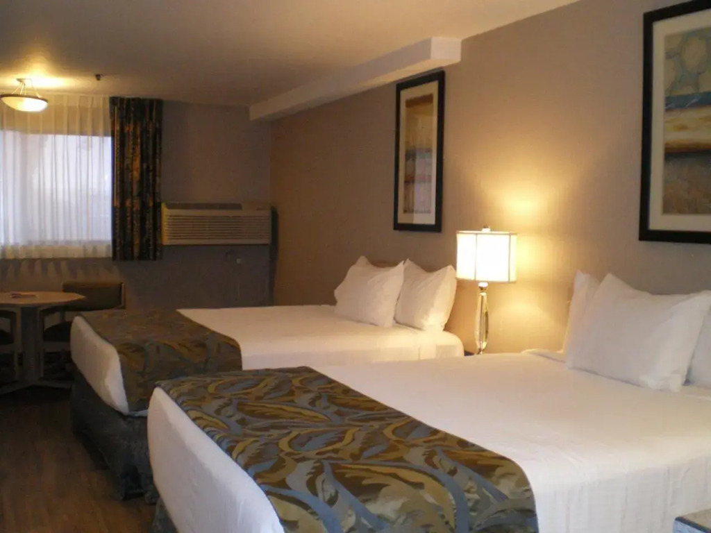 Shilo Inn Suites Hotel - Nampa Suites