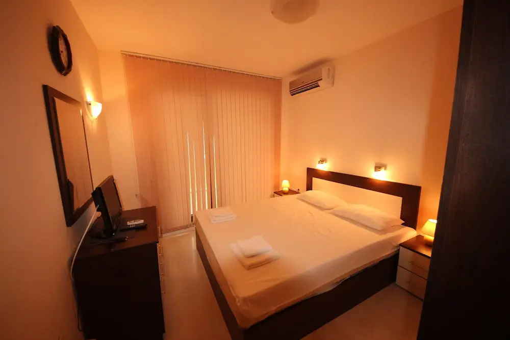 Azur Apartments