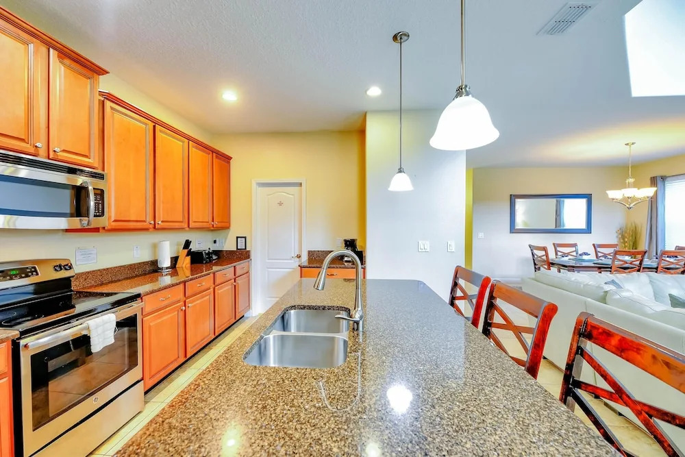 Paradise Palms Resort, Just Minutes From Disney!!!!