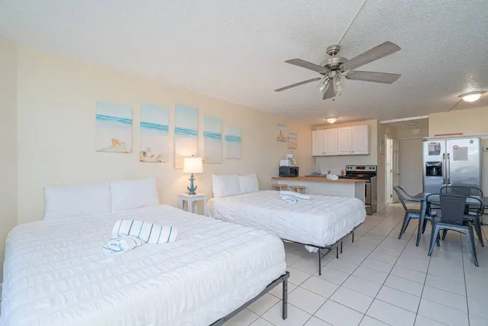 Top of the Gulf 320 Beachfront & Free Beach Chairs