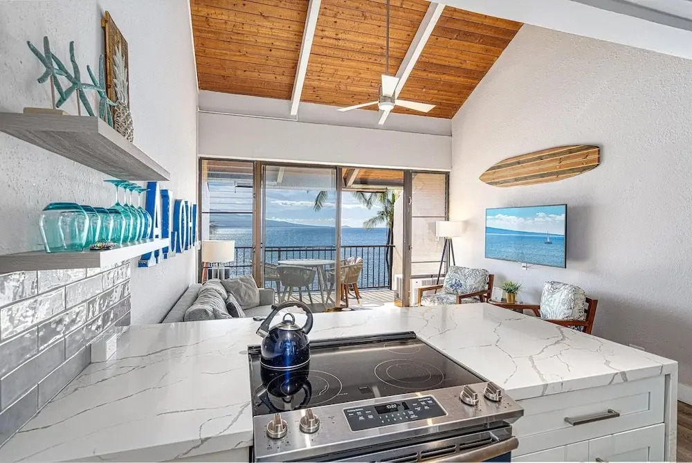 Maalaea Banyans 411 - Modern Renovation, Direct Ocean Front, Incredible View, AC