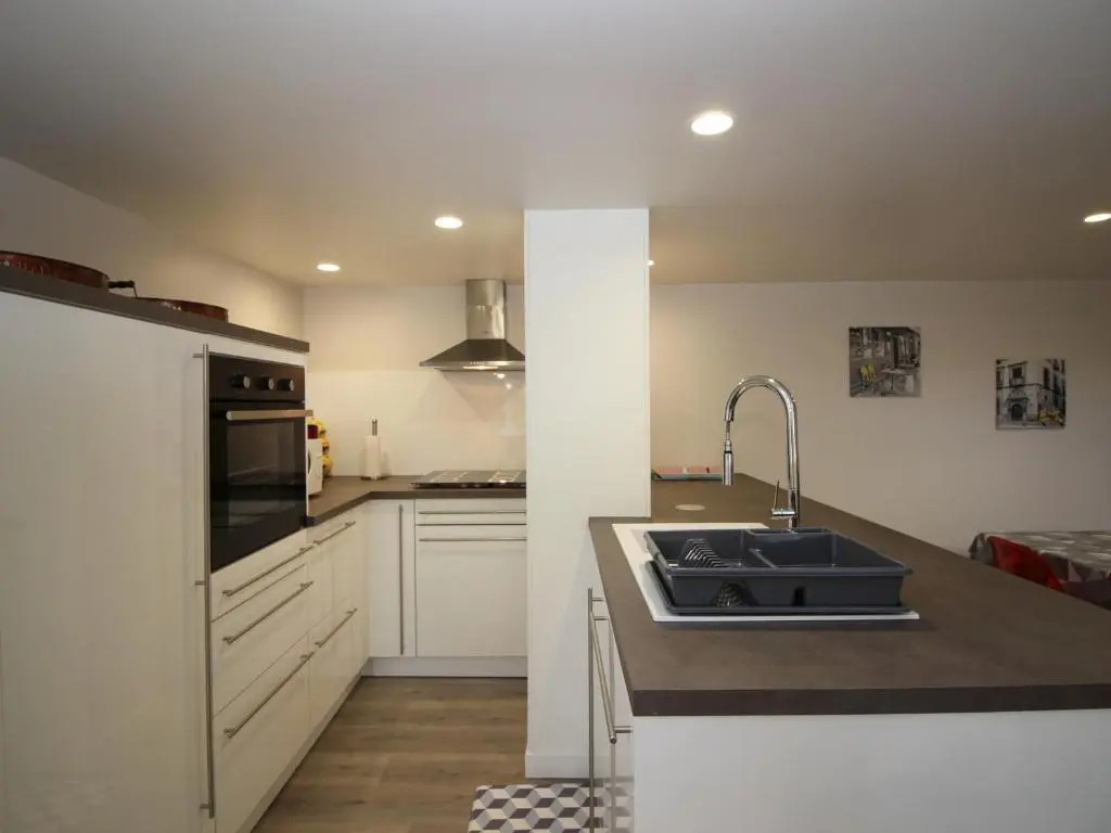 Appartement La Bourboule, 2 pièces, 6 personnes - FR-1-608-19