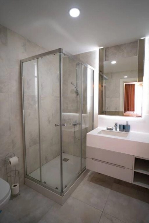 Fancy 2+1 Apt (2 bathrooms) - Core living