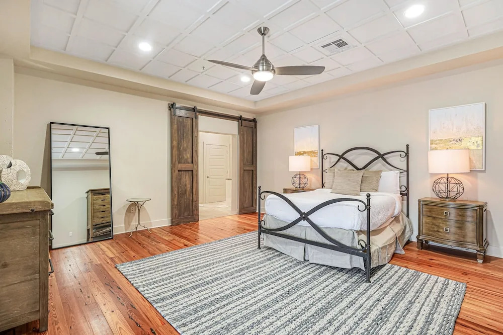 Upscale Condos and Penthouses Close to Canal and Bourbon St