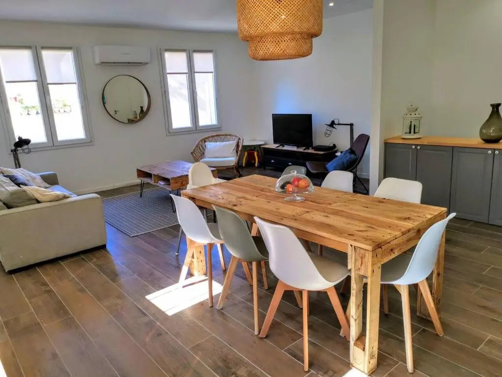 Maison de ville en plein cœur de Sanary 3 double chambres 105M2