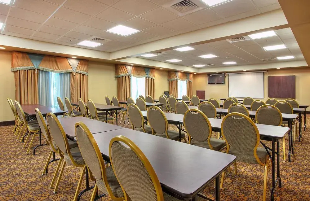 Holiday Inn Express Hotel & Suites Somerset Central by IHG