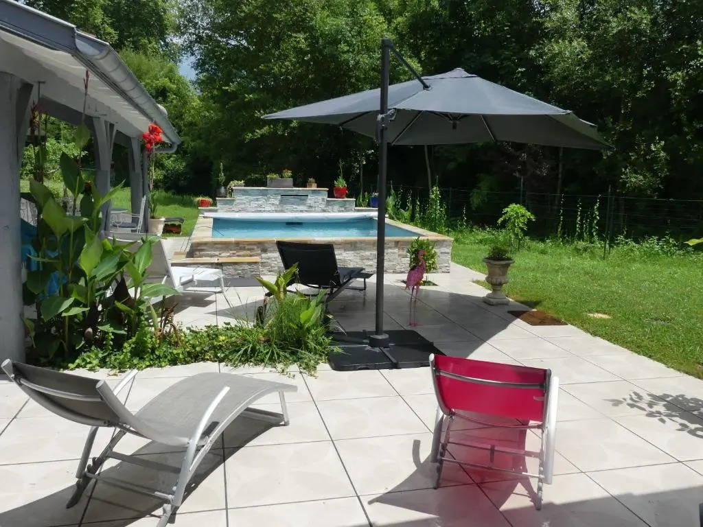 Toki Eder chez Marisol, piscine chauffée, décoration soignée et océan à 15 minutes entre Bayonne et Hossegor
