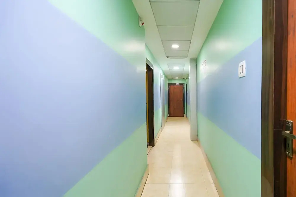 Oyo 37334 Hotel Happy