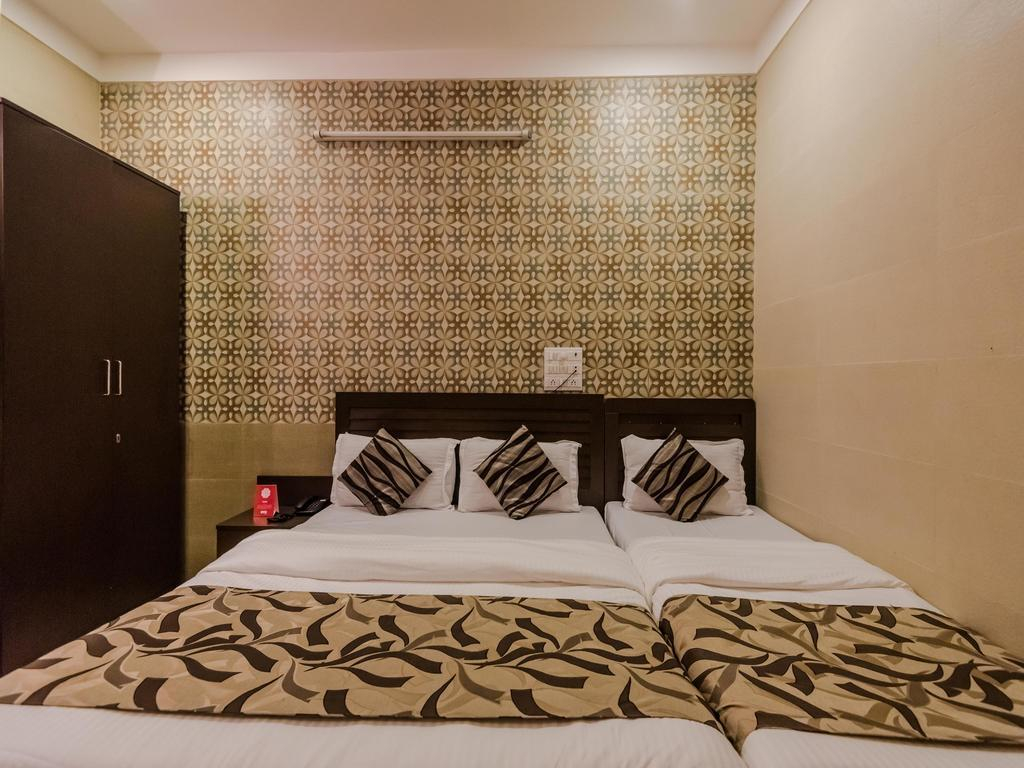 OYO 6371 Hotel Abrol