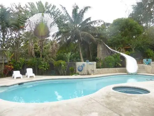 QQ Garden House