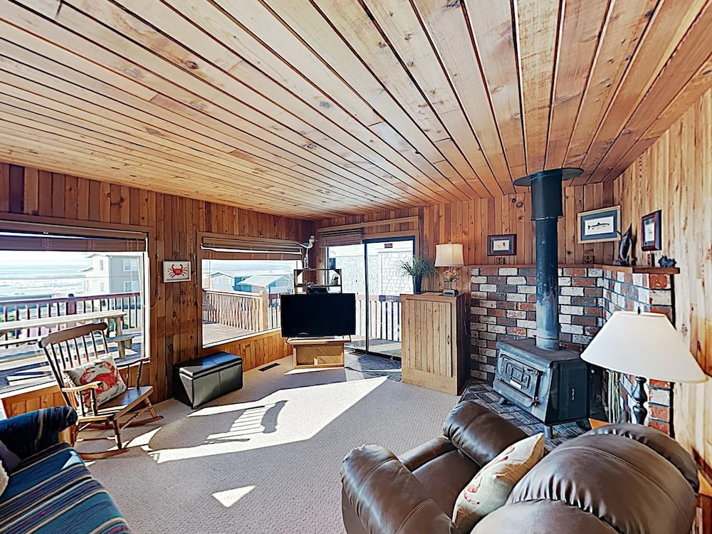 New Listing! Pelican Harbor: Beachfront Treasure 3 Bedroom Home